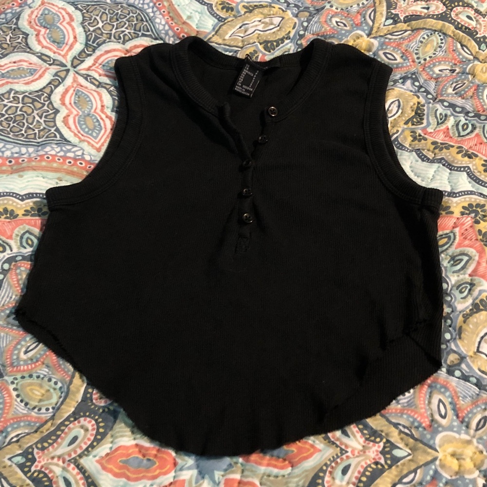 Makeup Forever Black Sleeveless Button-Front Crop Top